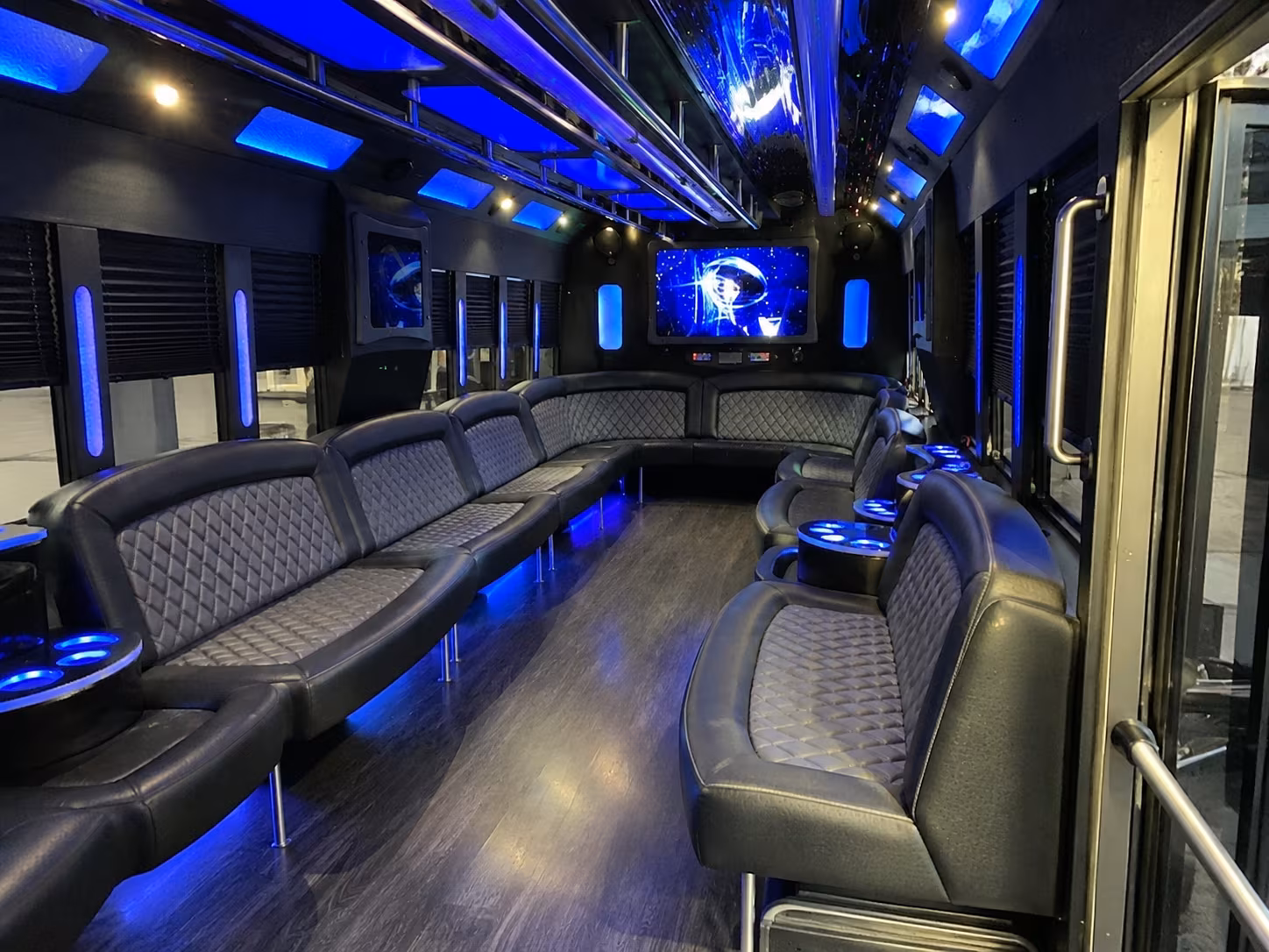 cambridge 28 passenger party bus interior