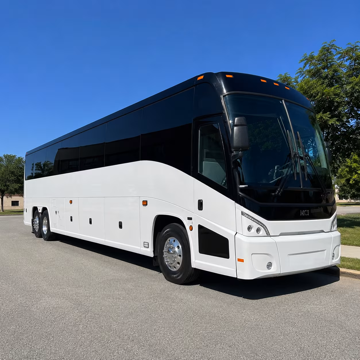 cambridge 40 passenger charter bus