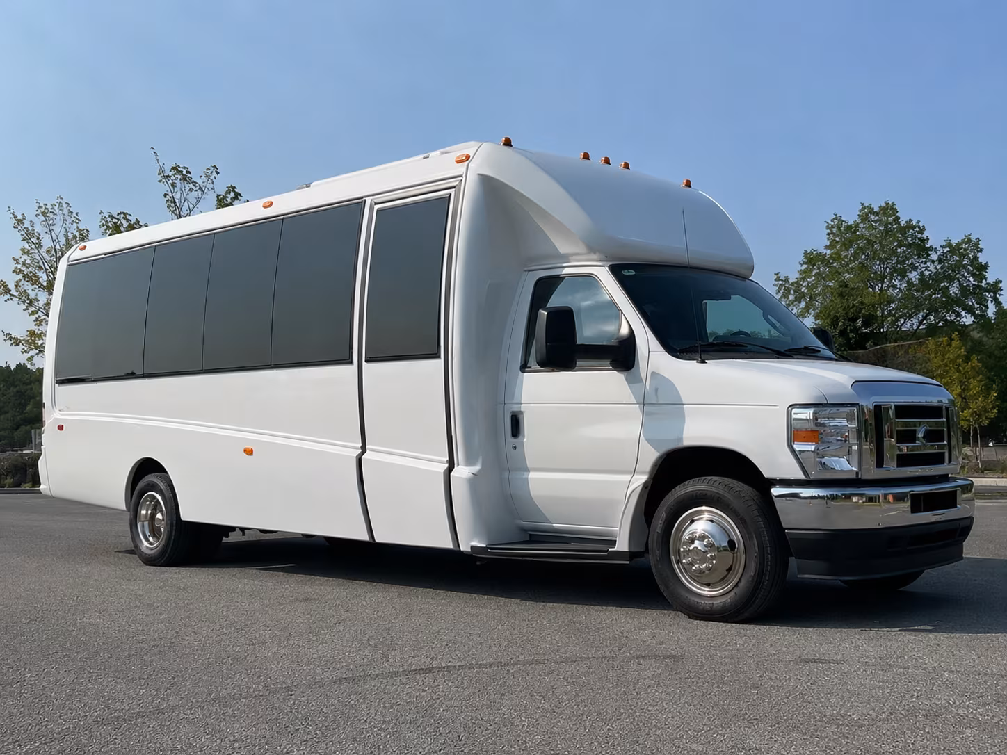 cambridge party buses for bachelorette bar crawls through harvard square and central square