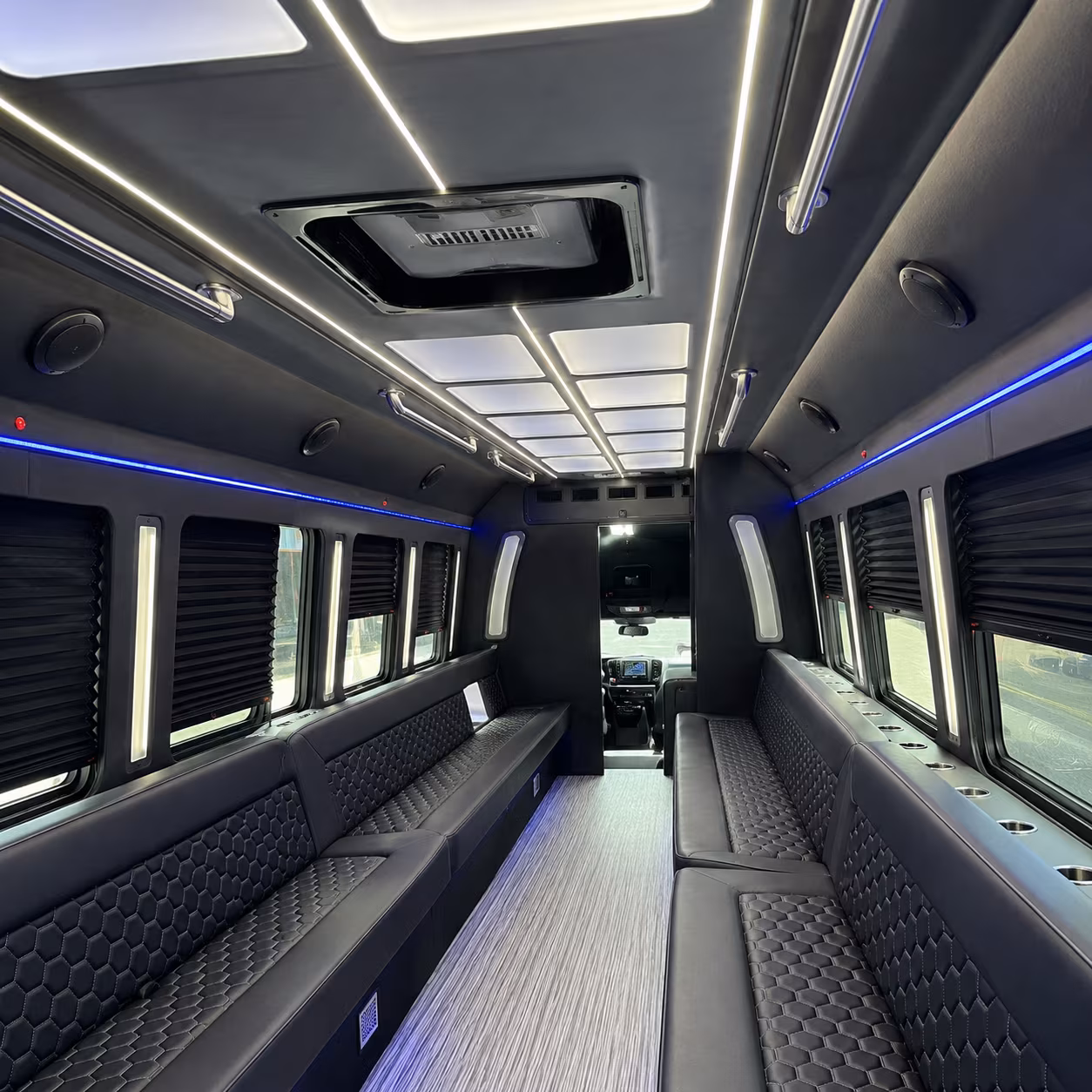 early morning and late night airport bus rentals from cambridge