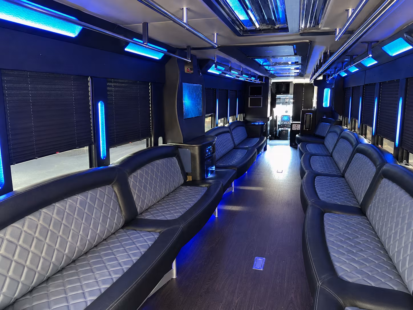 pub crawl and nightlife bus rentals in cambridge massachusetts